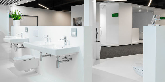 selection of bathrooms in the sampling center
