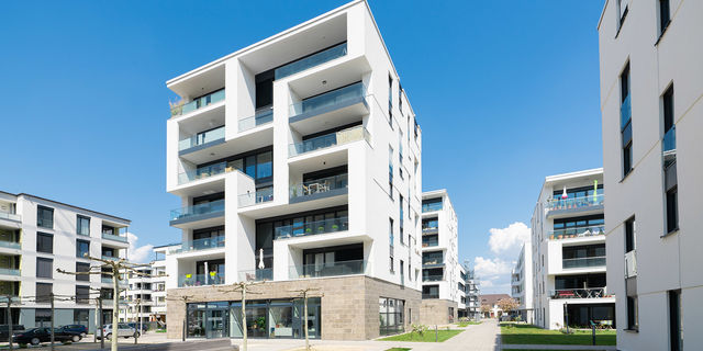 Von weisenburger erbaute Mehrfamilienhäuser in einem neuen Freiburger Wohnviertel