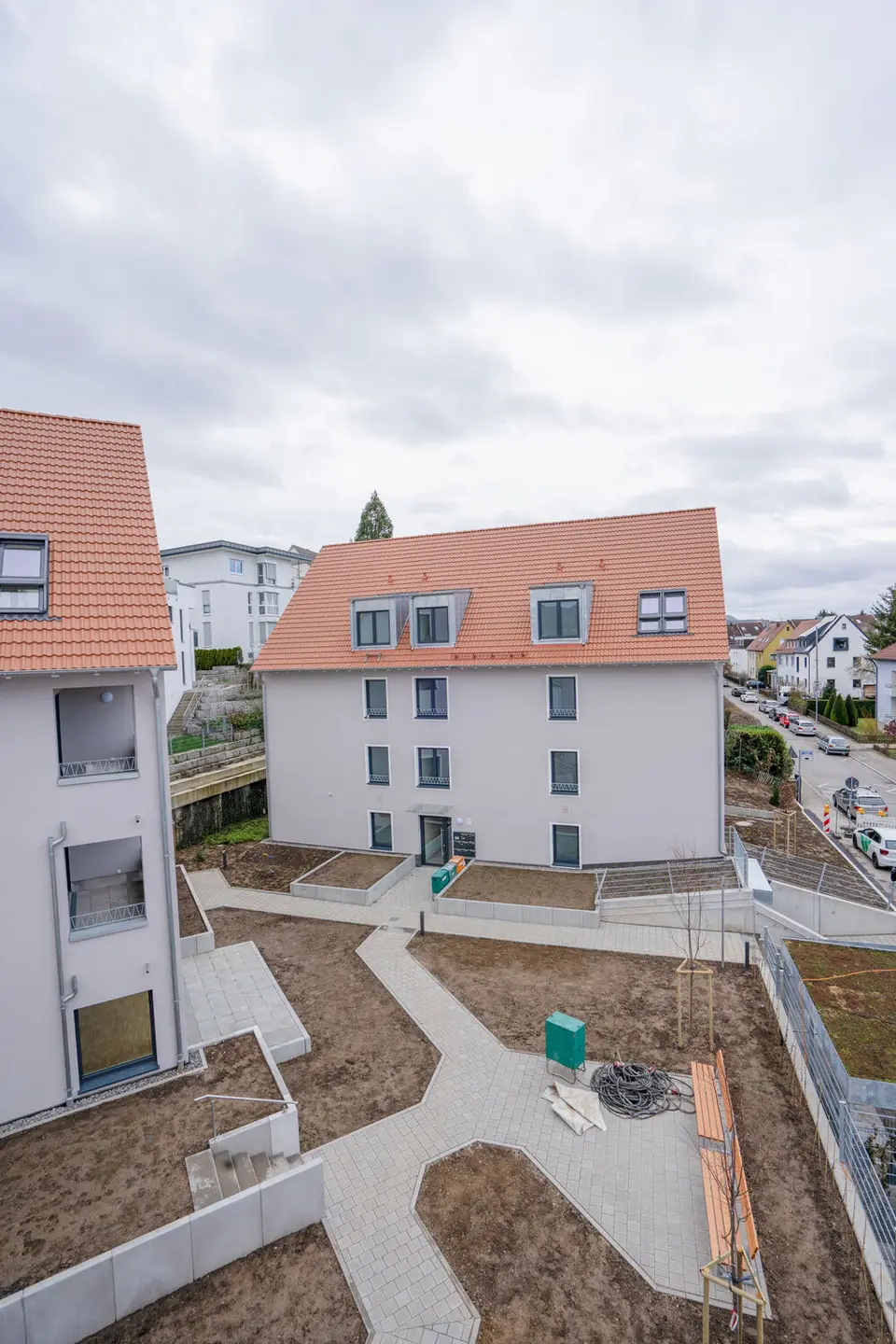 Außenansicht und Hof von Mehrfamilienhäusern