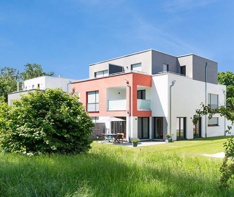 Modern and spacious semi-detached houses with large gardens