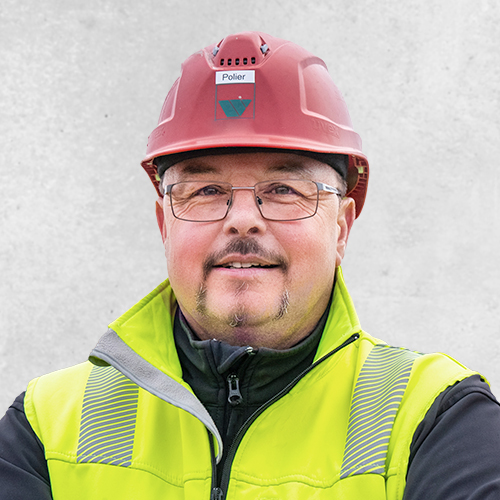 Polier Heiko bei weisenburger auf der Baustelle